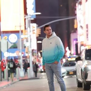 Meet your Posher, Daniel